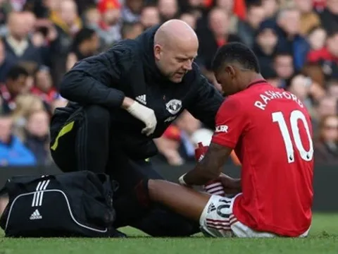 Hành động của Rashford khiến fan MU lo lắng