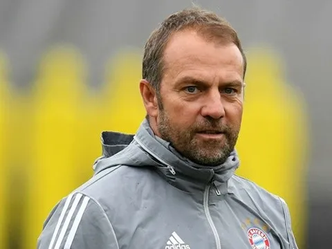 Hansi Flick trao đổi với sếp lớn, Bayern sắp khuấy đảo chợ Hè?
