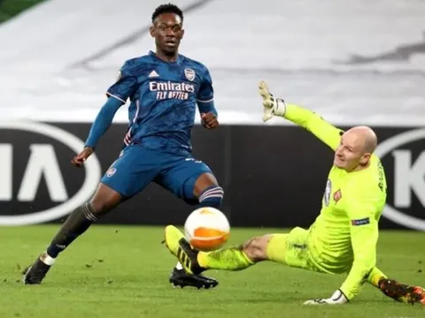 Hargreaves chỉ rõ bộ ba có thể giúp Arsenal chinh phục danh hiệu