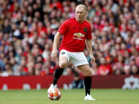 Hargreaves khen sao trẻ Man City: "Cậu ấy giống Scholes"