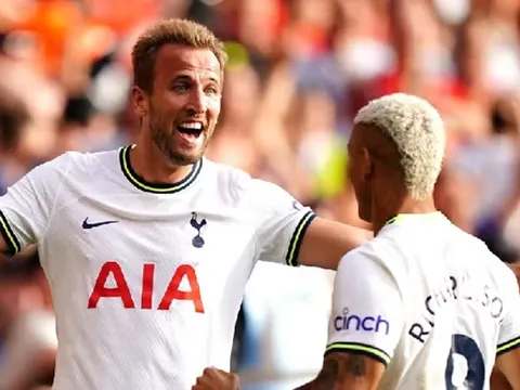 Harry Kane cảnh báo đồng đội sau khi chạm kỷ lục mới Premier League
