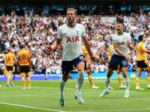 Harry Kane giải nguy, Tottenham tạm vươn lên ngôi đầu