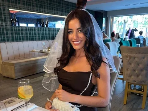 Harry Maguire cưới vợ xinh đẹp