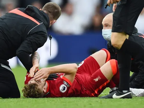 Harvey Elliott chấn thương kinh hoàng, sao M.U gửi thông điệp ấm lòng