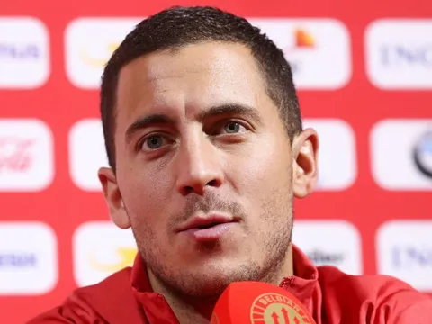 Hazard: "Anh ấy là tiền đạo hay nhất thế giới"