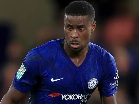 Hé lộ lý do Chelsea muốn bán trung vệ 21 tuổi cho Palace