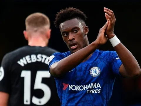 'Báu vật' Chelsea: 'Cầu thủ Man City đó chỉ tôi cách ghi bàn và kiến tạo'