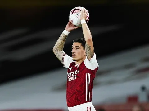 Đại gia theo đuổi "cơn lốc đường biên", Arsenal mừng thầm