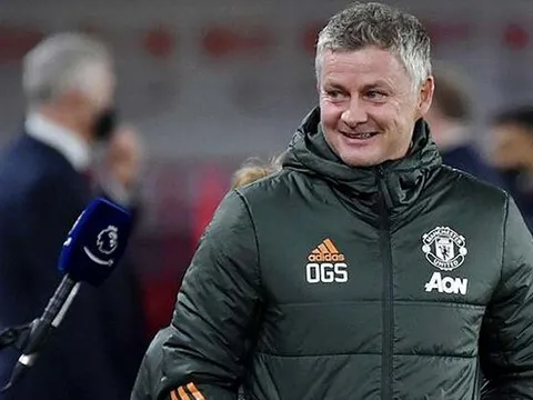 Henderson hóa thảm họa, HLV Solskjaer ngay nói lời ruột gan