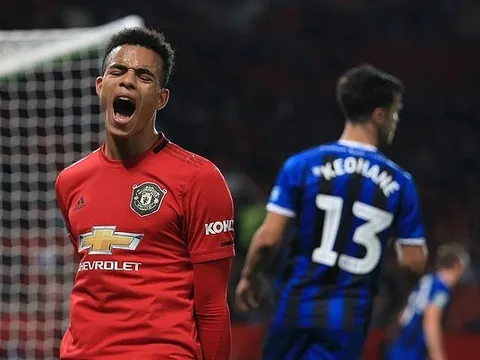 Hết scandal gái gọi, Greenwood lại lộ thêm bê bối hít bóng cười