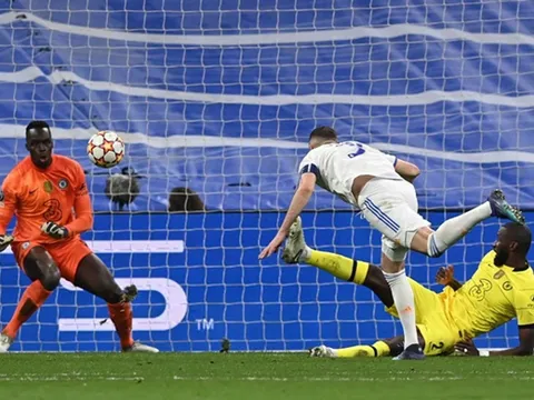 Henry: 'Hy vọng không ai ngủ quên khi Benzema ghi bàn'