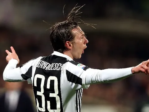 Bị Pirlo bật bãi, "kẻ thất sủng" lập tức được Barca liên hệ