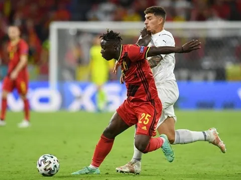 Hiện tượng EURO 19 tuổi nên hoãn gia nhập Liverpool?