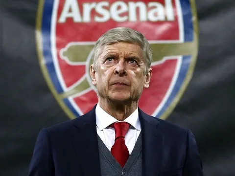 Hình ảnh "bụng bia" của Willian chứng tỏ Arsene Wenger đã đúng một điều