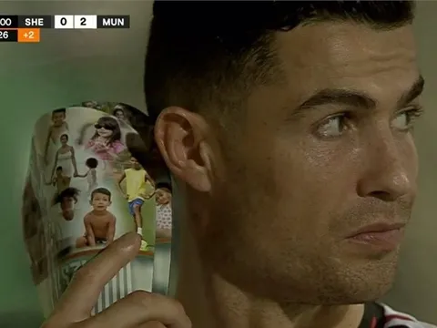 Hình ảnh đặc biệt giống Sancho của Ronaldo