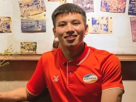 Hình ảnh trái ngược trên sân cỏ và đời tư của Thanh Bình