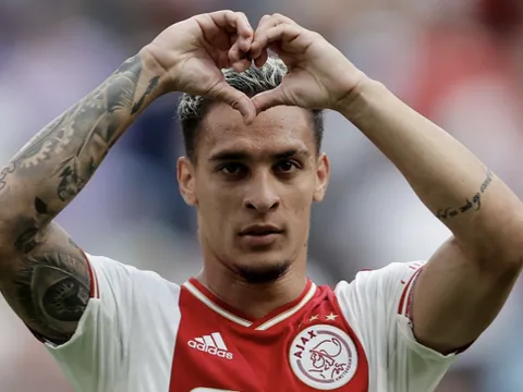 HLV Ajax cảnh báo mục tiêu của MU