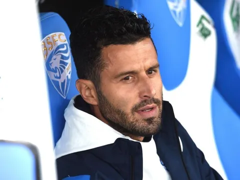 HLV Brescia chán nói chuyện về Balotelli