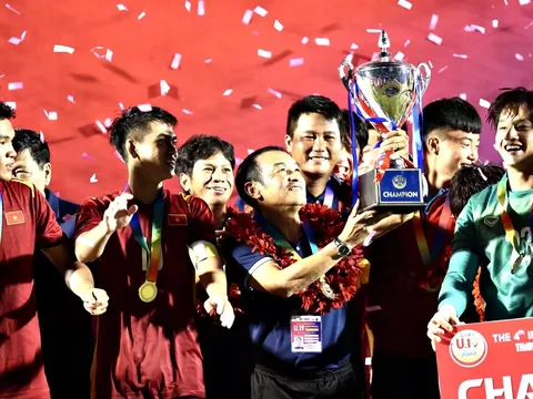 HLV Đinh Thế Nam nói gì sau chức vô địch U19 Quốc tế