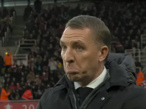 HLV đối thủ cũng phải ngả mũ trước sự phản xạ kinh dị của Ramsdale