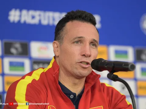 HLV futsal Việt Nam 'chê' học trò thiếu bản lĩnh khi thua Nhật Bản