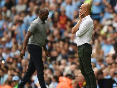 HLV Guardiola chê hàng thủ Man City