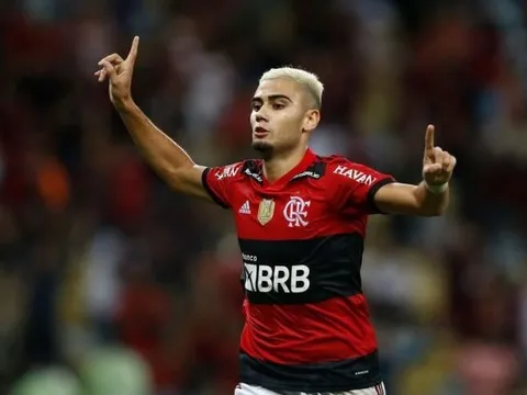 HLV không nỡ xa tiền vệ M.U