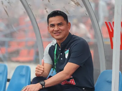 HLV Kiatisuk báo tin vui HAGL trước đại chiến Viettel