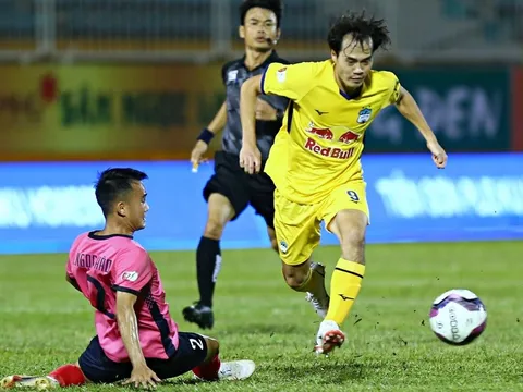 HLV Kiatisuk: 'HAGL may mắn mới thắng Hà Tĩnh'