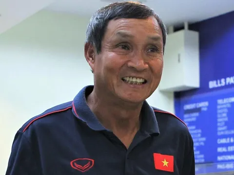 HLV Mai Đức Chung sang New Zealand dự lễ bốc thăm World Cup nữ 2023