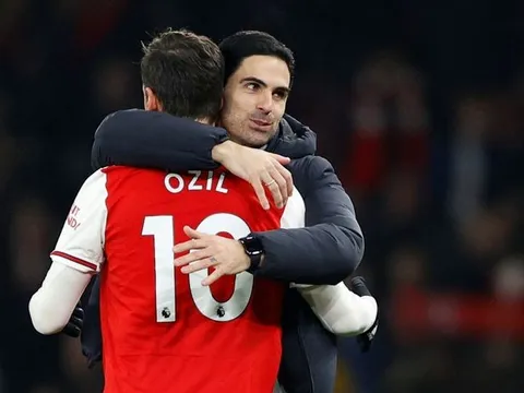 HLV Mikel Arteta bất ngờ gieo hy vọng cho Mesut Ozil