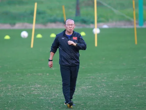 HLV Park chỉ ra điều bất thường ở hàng thủ Thái Lan