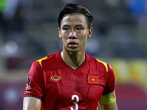 HLV Park Hang Seo triệu tập gấp trung vệ thay Quế Ngọc Hải