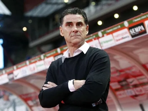 HLV Pau FC từng là đồng đội của Zidane