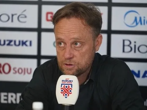 HLV Polking: 'Tuyển Việt Nam mạnh, nhưng V.League còn phải cải thiện'