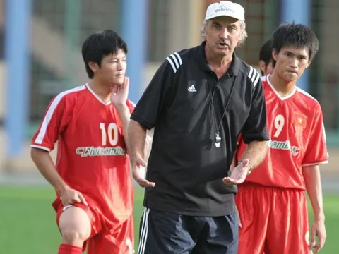 Cựu HLV trưởng tuyển Việt Nam - Alfred Riedl qua đời!