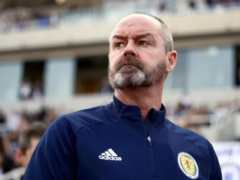 HLV Scotland: "Gilmour không được chơi bóng nhiều ở Chelsea..."