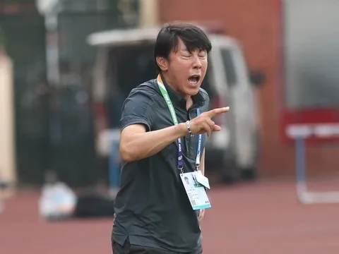 HLV Shin Tae-yong từ chối so sánh Việt Nam và Thái Lan