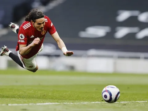 HLV Solskjaer: “Edinson Cavani chưa hạ quyết tâm”