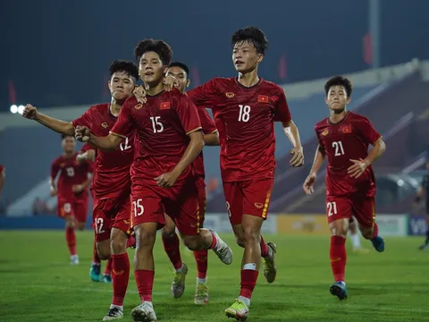 HLV U17 Việt Nam nhắc học trò không để tâm đến Thái Lan