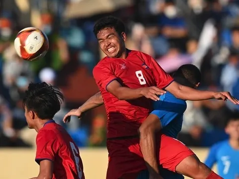 HLV U23 Campuchia chê học trò dứt điểm kém