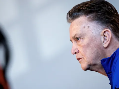 HLV Van Gaal bị ung thư