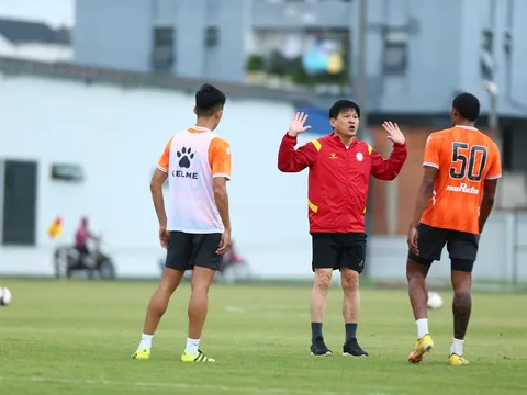 HLV Vũ Tiến Thành: Truyền thông làm CLB TPHCM nổi sóng ngầm