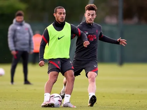 “Họ có thể vô địch cả Premier League lẫn Champions League”