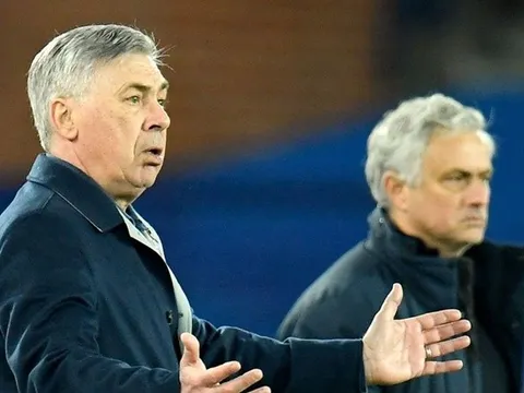 Hòa 2-2, Mourinho nghe thấy Ancelotti phàn nàn 1 sao Everton