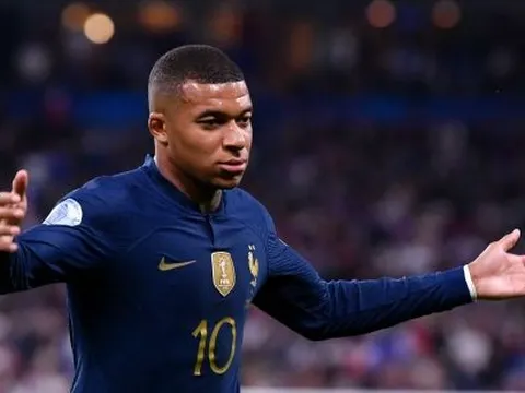 Hóa Messi, Mbappe '1 cân 5'