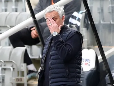Hòa Newcastle, cầu thủ Spurs phát cáu vì bị Mourinho chỉ trích