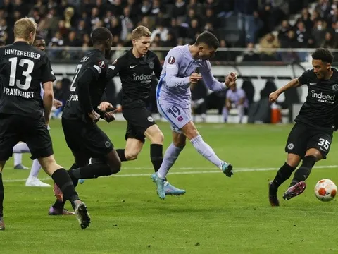 Hòa vất vả, Xavi thừa nhận Barca không biết cách làm 1 điều