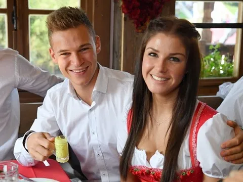 Hoàn tất "cú đúp siêu phẩm", sao Bayern xin phép nghỉ thi đấu