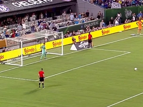 Học Salah, Conor Gallagher khiến Chelsea ôm hận